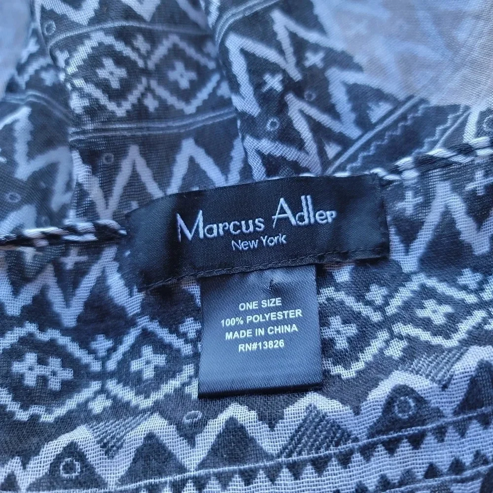 NWOT Marcus Adler Geo Primt Beige Black Scarf Shawl Wrap Tassle Edges 72